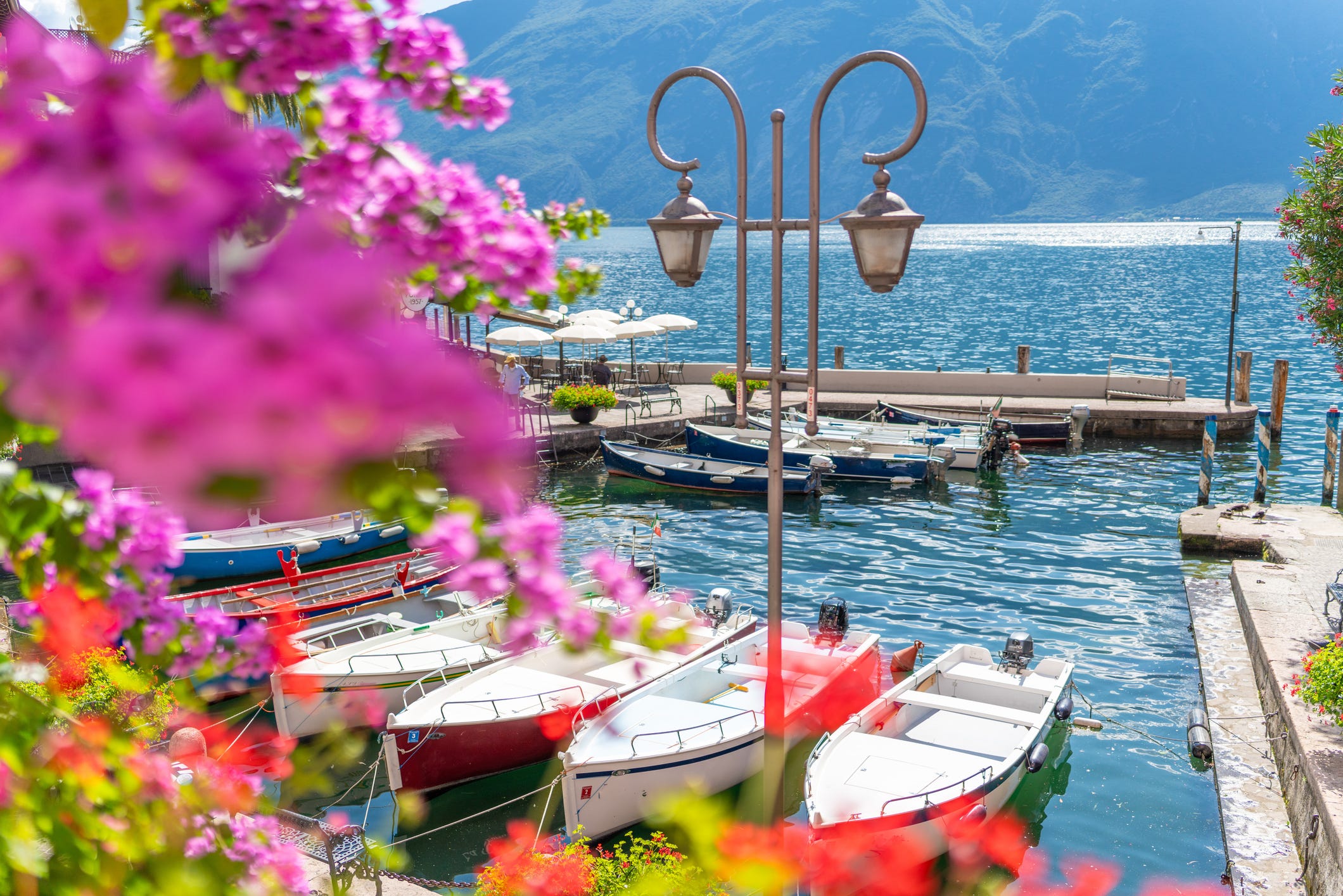 Limone sul Garda com limoeiros sobre o lago